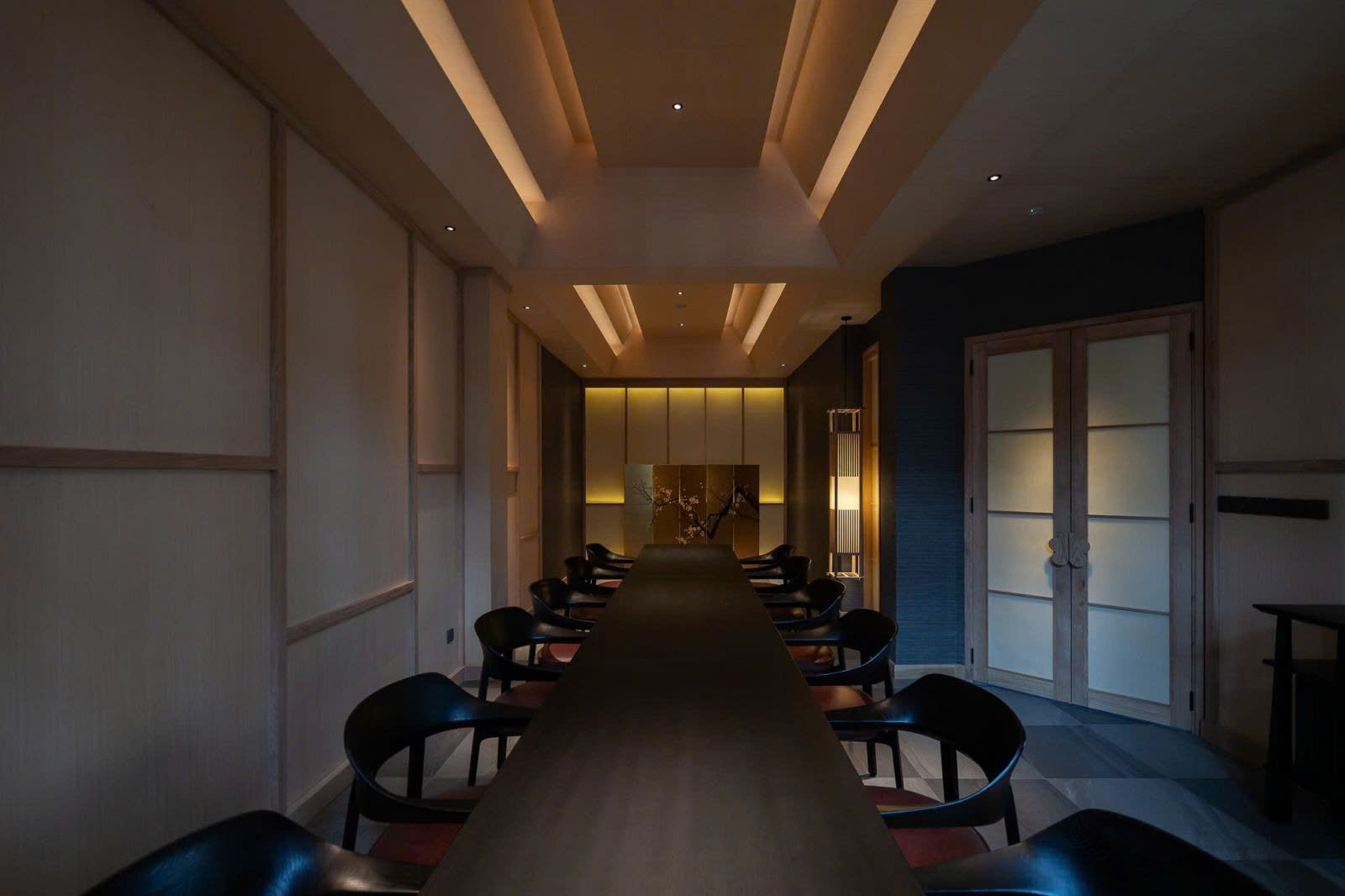 Bố trí nội thất nhà hàng minimal luxury